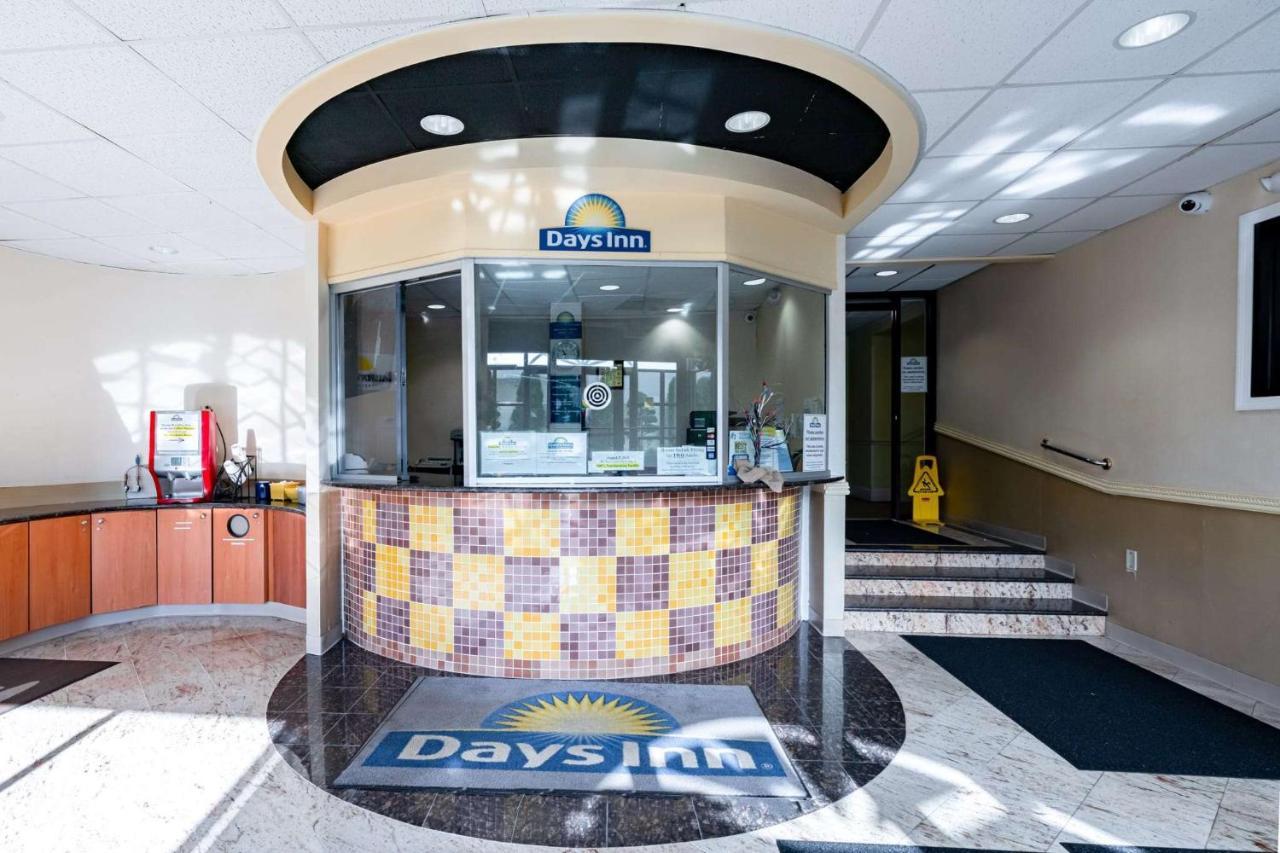 Days Inn By Wyndham Hartford/Closest Downtown Bagian luar foto