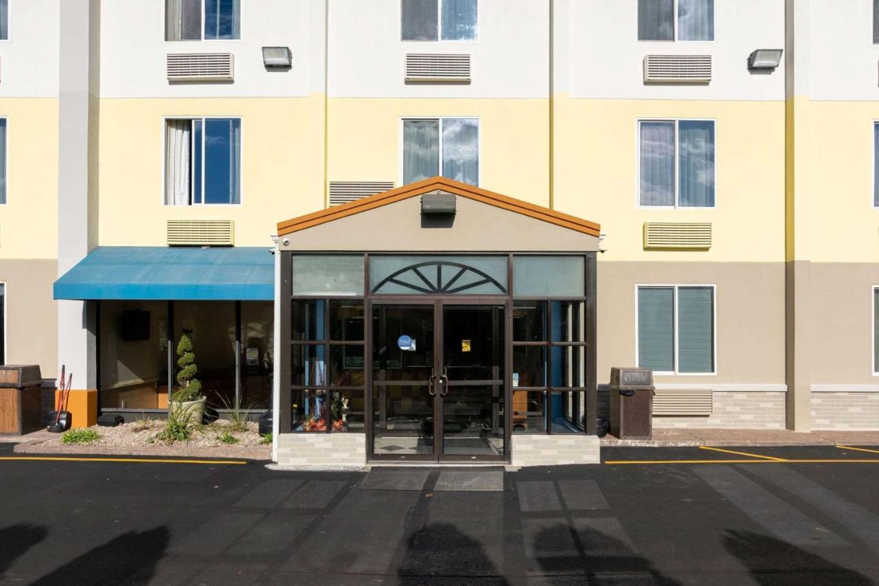 Days Inn By Wyndham Hartford/Closest Downtown Bagian luar foto