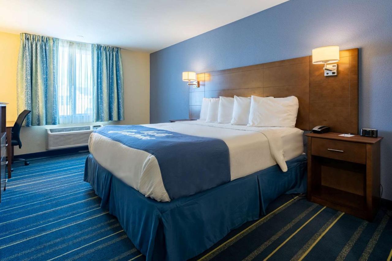 Days Inn By Wyndham Hartford/Closest Downtown Bagian luar foto
