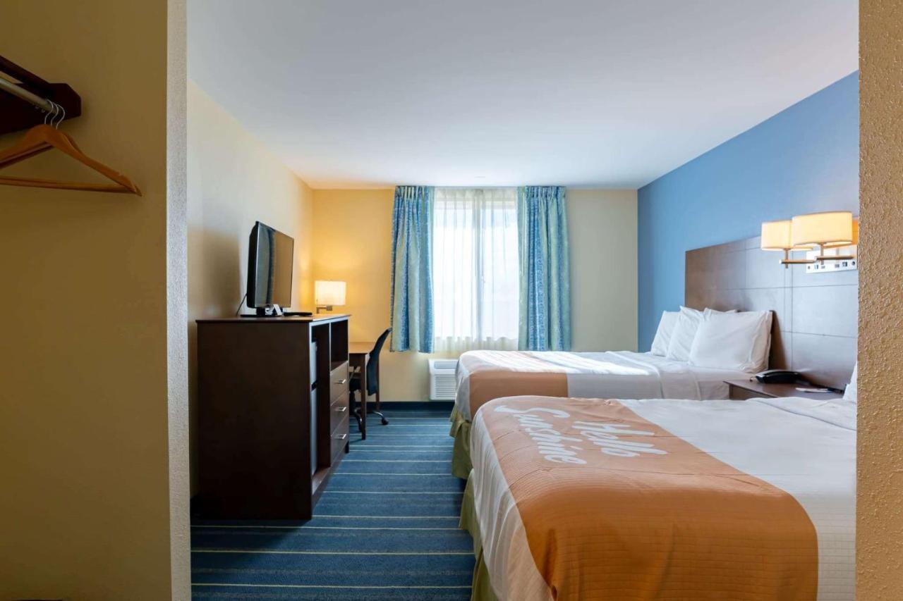 Days Inn By Wyndham Hartford/Closest Downtown Bagian luar foto