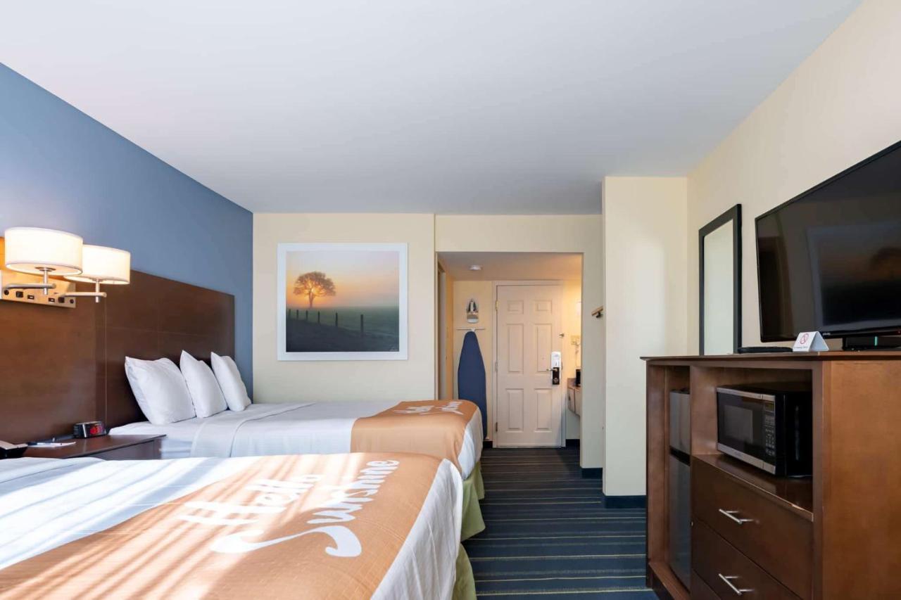 Days Inn By Wyndham Hartford/Closest Downtown Bagian luar foto