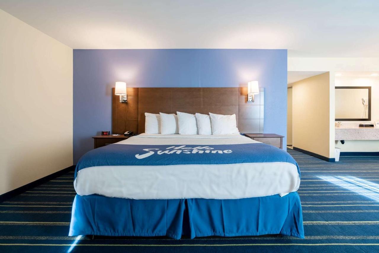 Days Inn By Wyndham Hartford/Closest Downtown Bagian luar foto