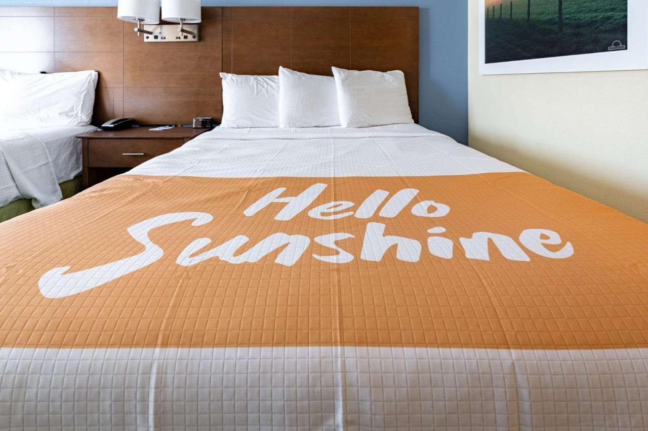 Days Inn By Wyndham Hartford/Closest Downtown Bagian luar foto