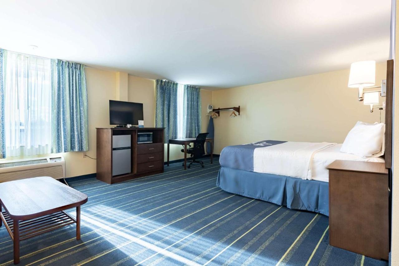Days Inn By Wyndham Hartford/Closest Downtown Bagian luar foto
