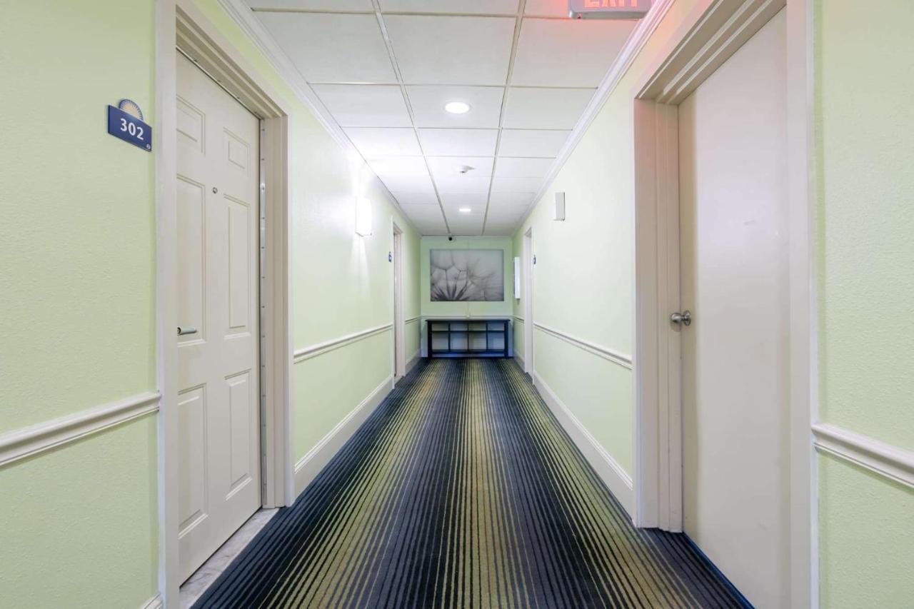 Days Inn By Wyndham Hartford/Closest Downtown Bagian luar foto