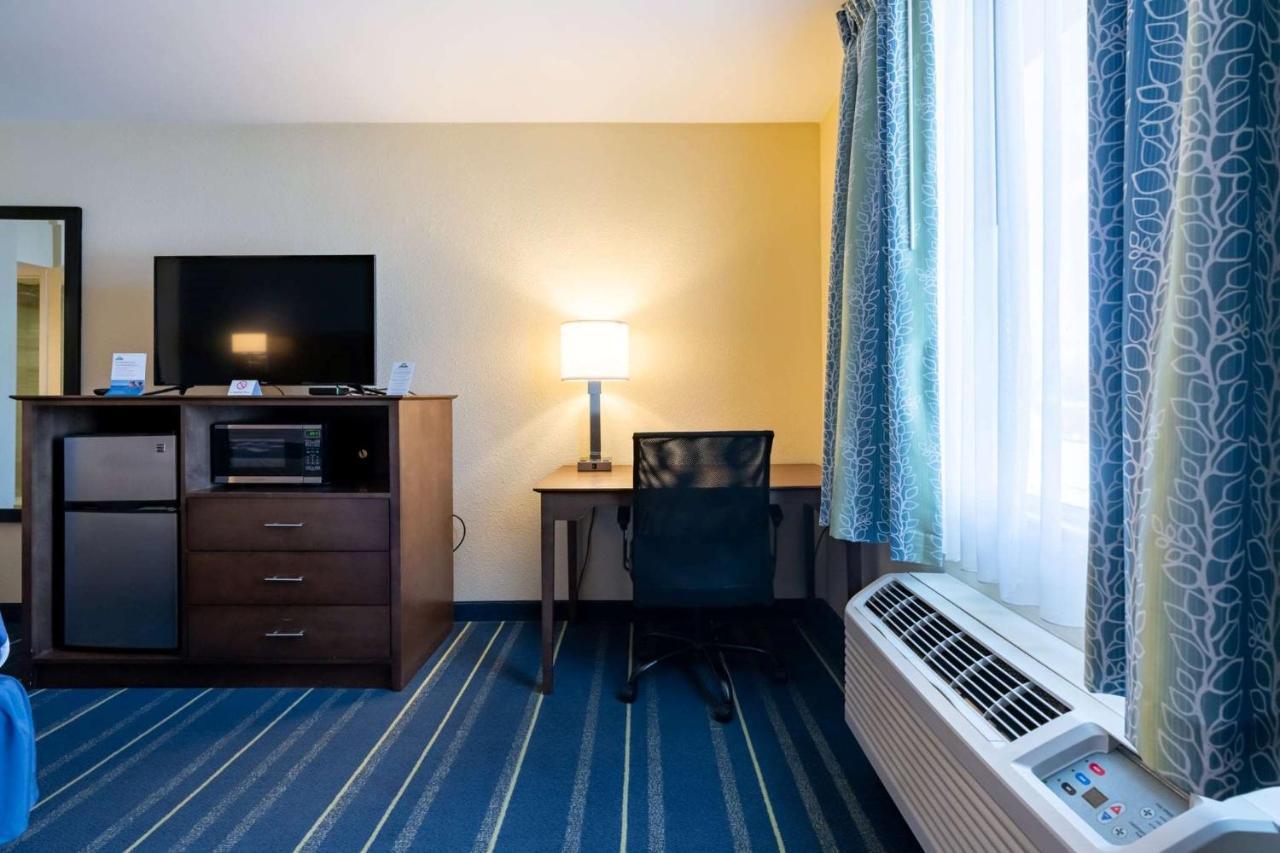 Days Inn By Wyndham Hartford/Closest Downtown Bagian luar foto