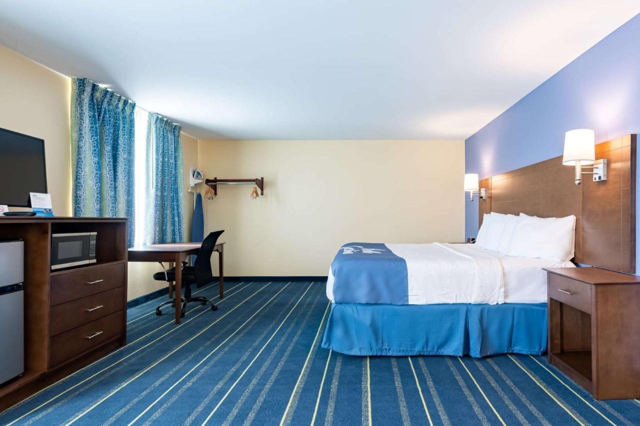 Days Inn By Wyndham Hartford/Closest Downtown Bagian luar foto