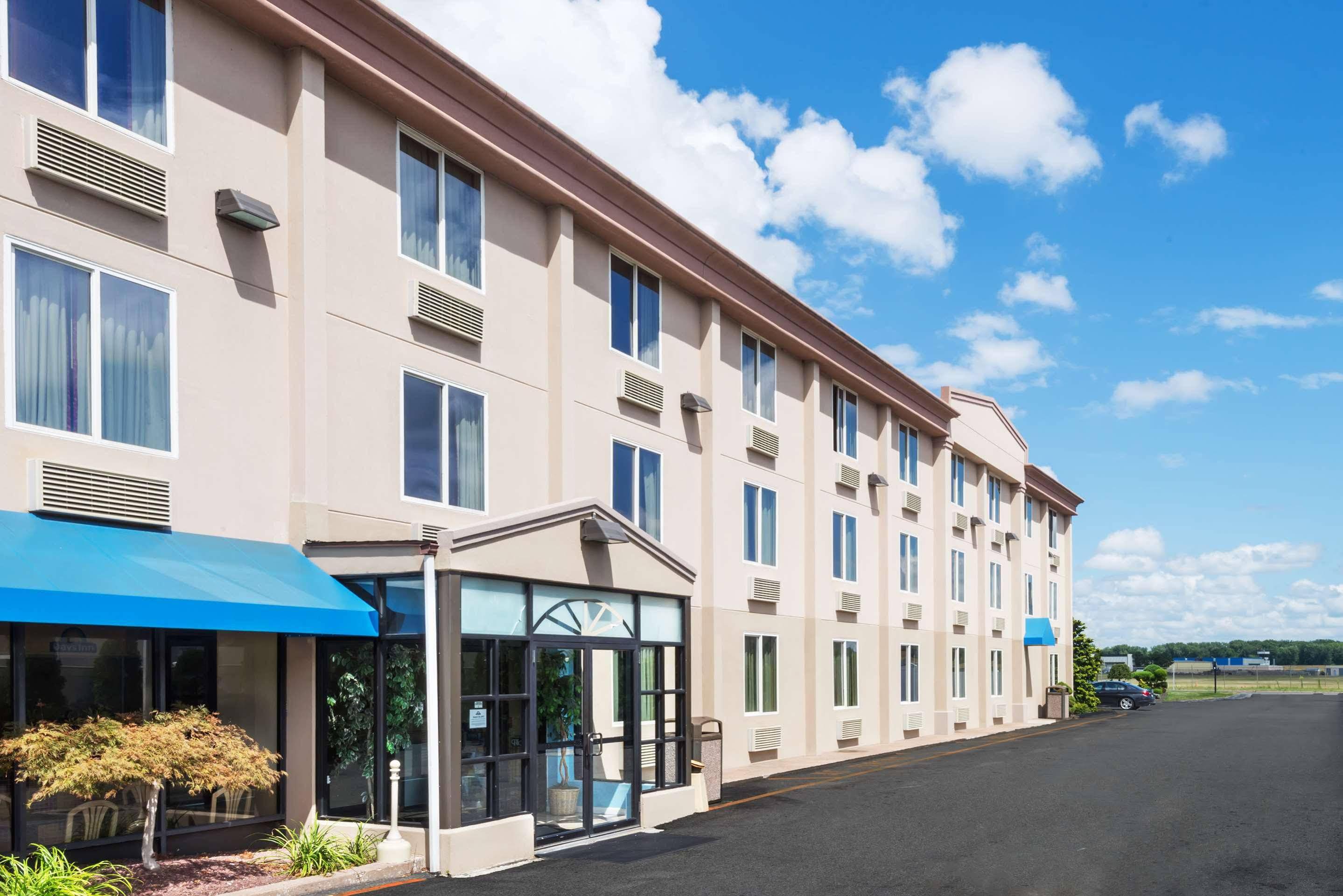 Days Inn By Wyndham Hartford/Closest Downtown Bagian luar foto