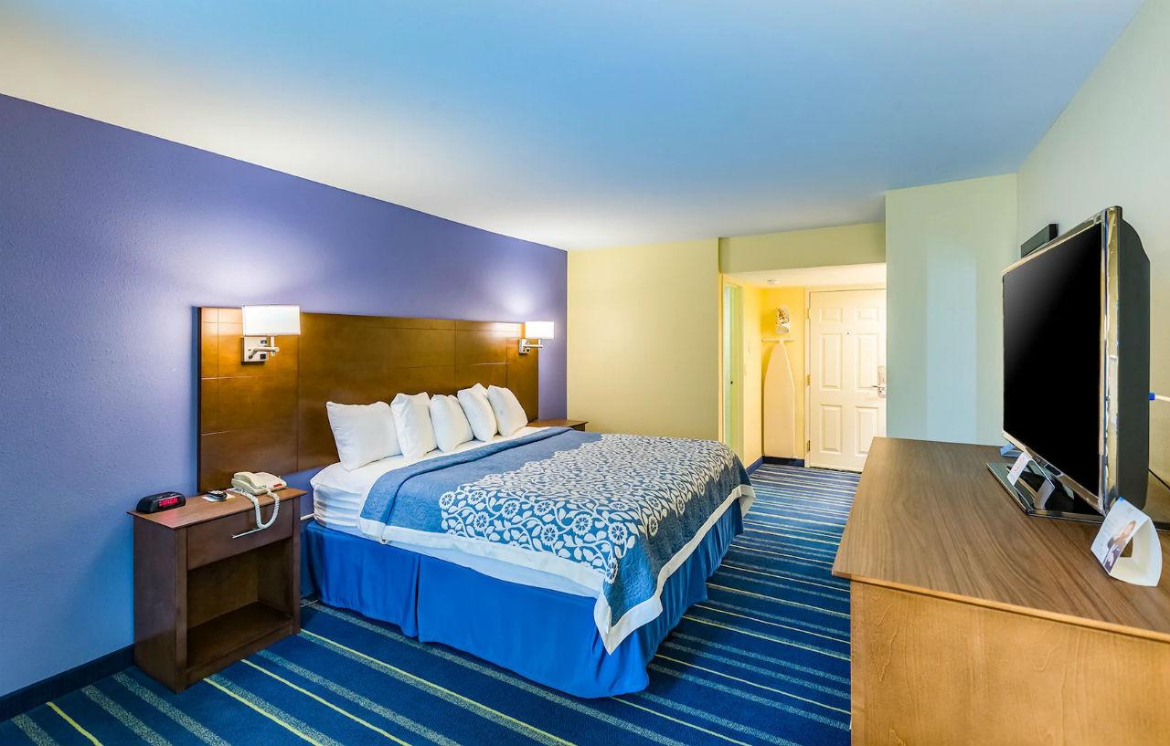 Days Inn By Wyndham Hartford/Closest Downtown Bagian luar foto